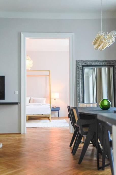 Boutique Suite Near Museum District เวียนนา ภายนอก รูปภาพ