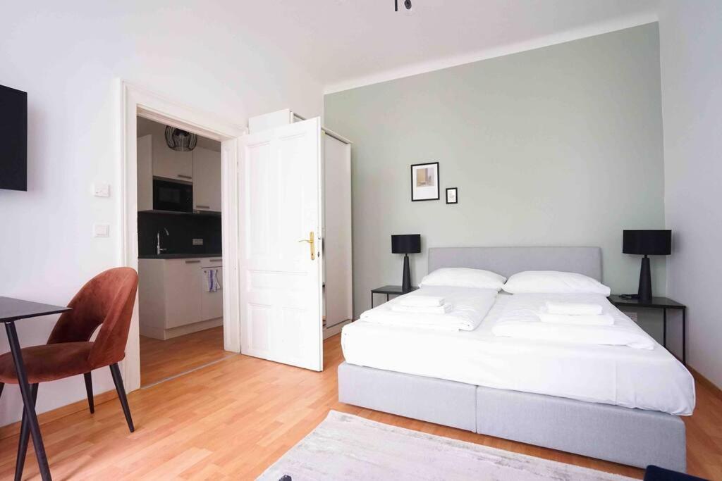 Boutique Suite Near Museum District เวียนนา ภายนอก รูปภาพ